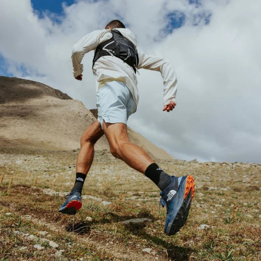 AdventureLight™ Stirnlampe mit 230° Panoramaleuchte